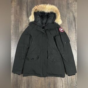 Canada Goose Dark Puffer Jacket with Fur Trim🍂🍁